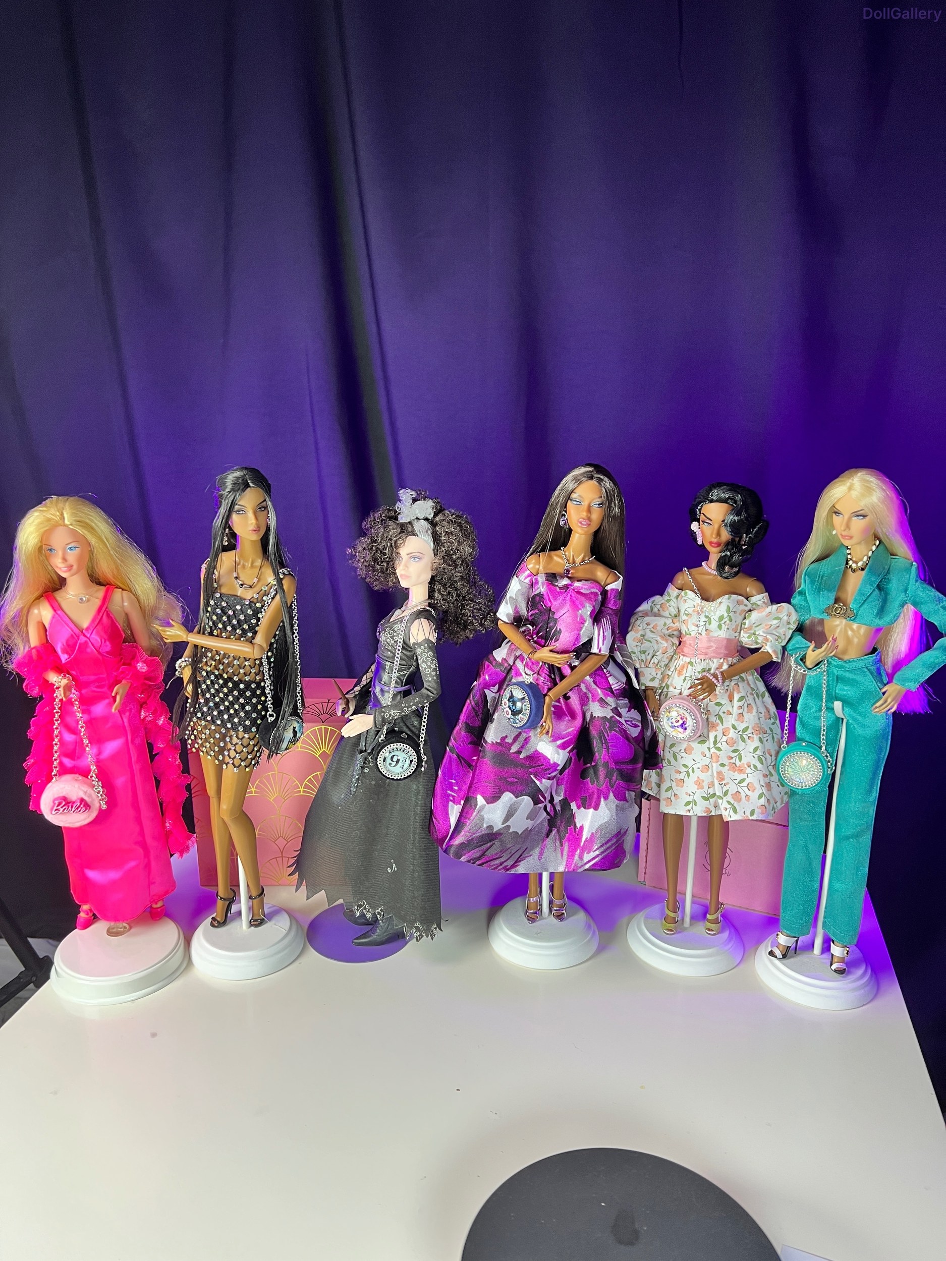 Кукла Integrity Toys, Куколки со стрима