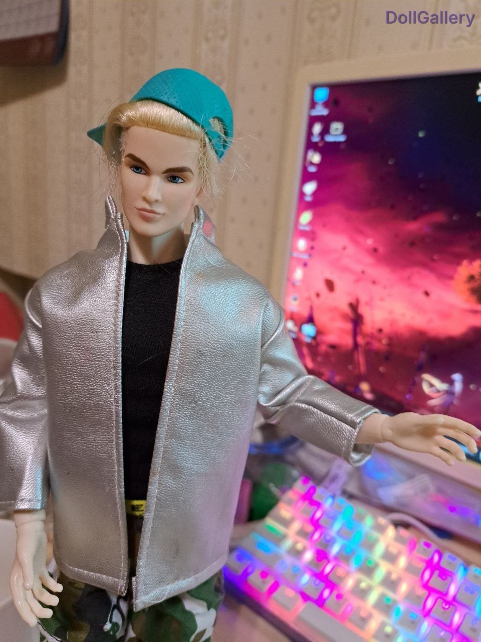 Кукла Barbie, Переоделся